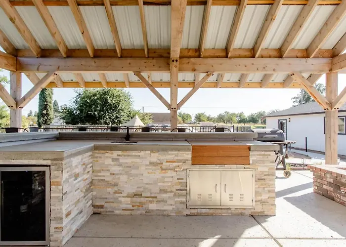 Beautiful Spacious Guest Home