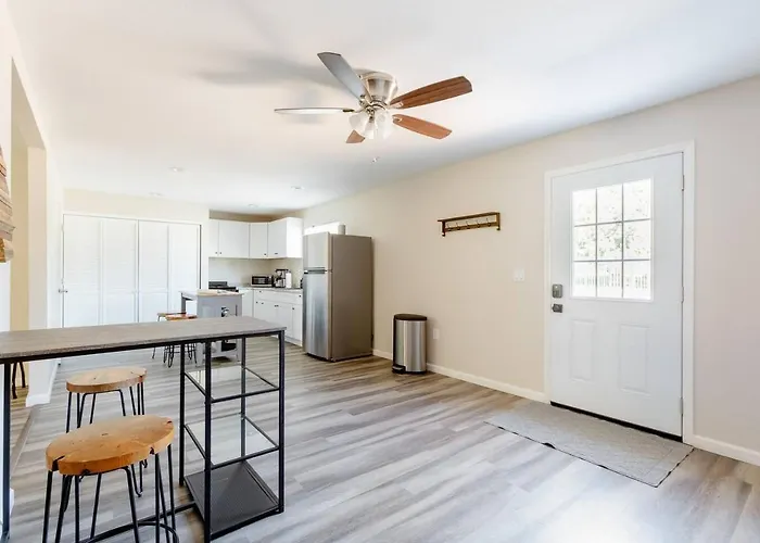 Beautiful Spacious Guest Home